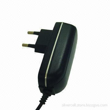 Mobile Phone Travel Charger with Output Voltage of 5.5V DC